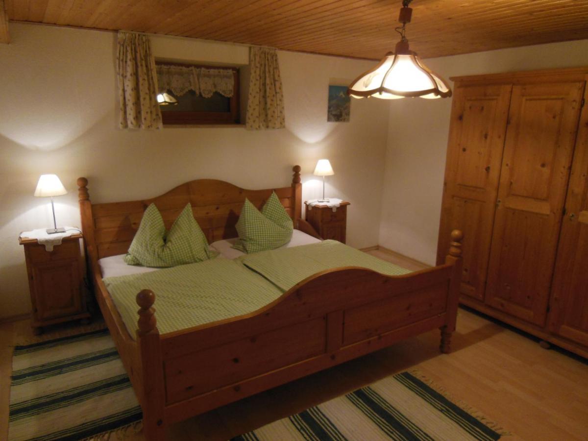 Apartment Im Souterrain Mit Terrasse